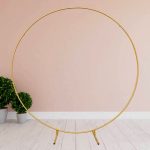 Structure métallique arche de ballon rond en or